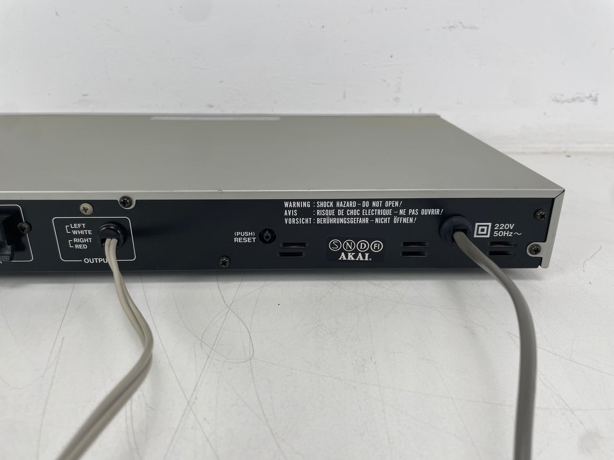 Akai – AT-A301 – Quartz Synthesizer Tuner – AM/FM Stereo Tuner