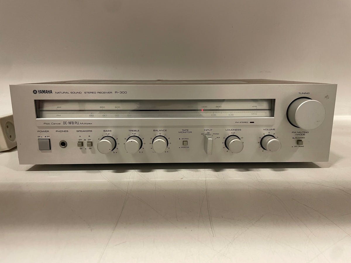 Yamaha – R-300 – Natural Sound Stereo Receiver – Serviced (Pots Cleaned)