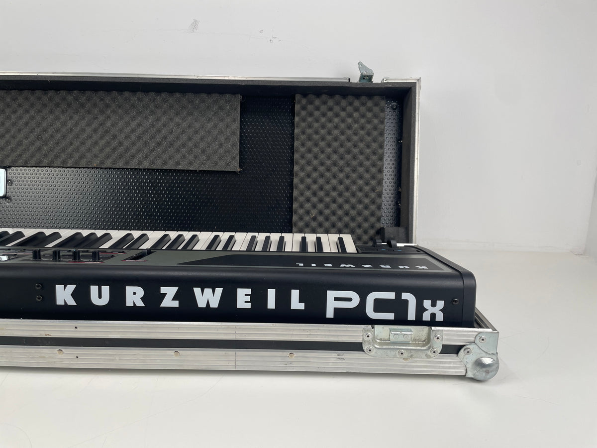 Kurzweil PC1X – Performance Controller Keyboard – Inc. Flight Case/AC-Adapter – As Is (Screen Issue)