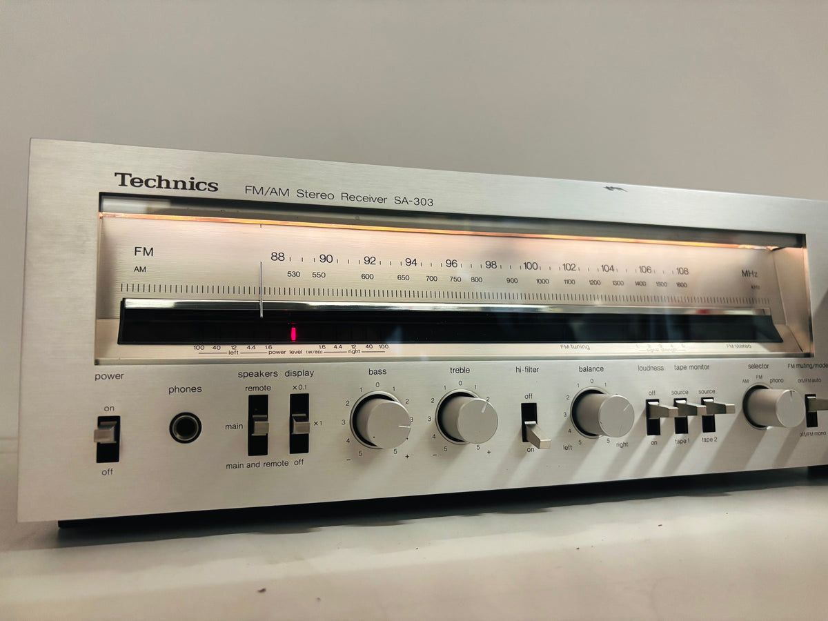 Technics - SA-303 - Vintage Stereo Receiver - 40W per Channel