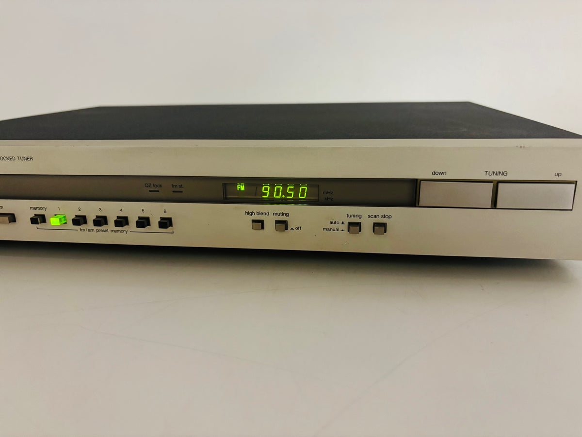 Harman/Kardon - TU615 - Digital AM/FM Stereo Tuner - Quartz-Locked Tuning - 12 Presets