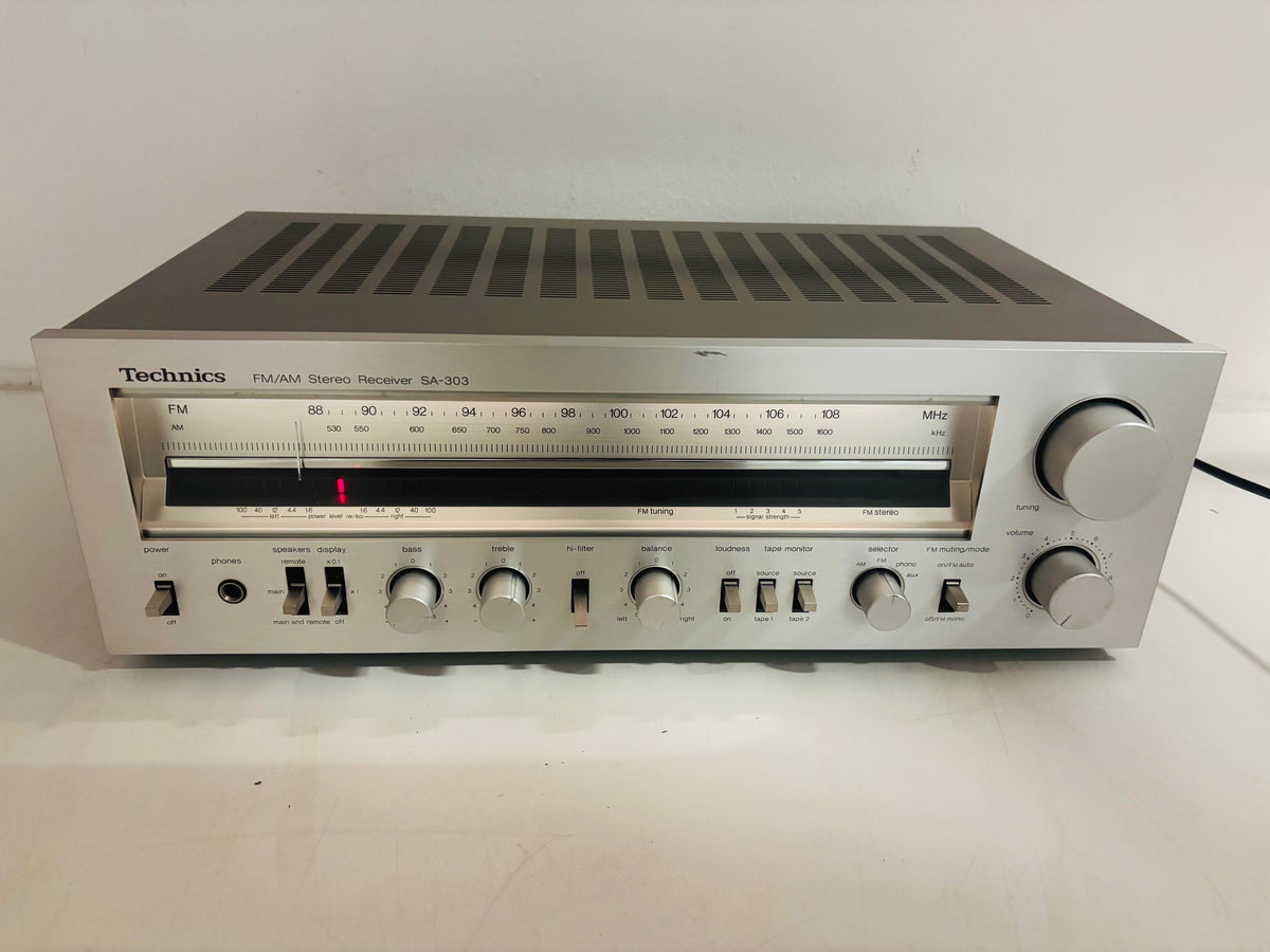 Technics - SA-303 - Vintage Stereo Receiver - 40W per Channel
