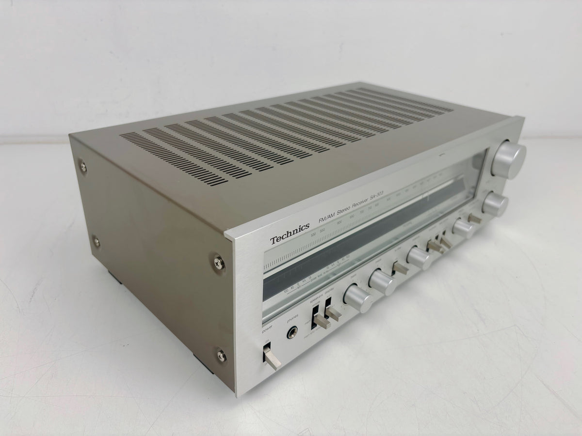 Technics - SA-303 - Vintage Stereo Receiver - 40W per Channel