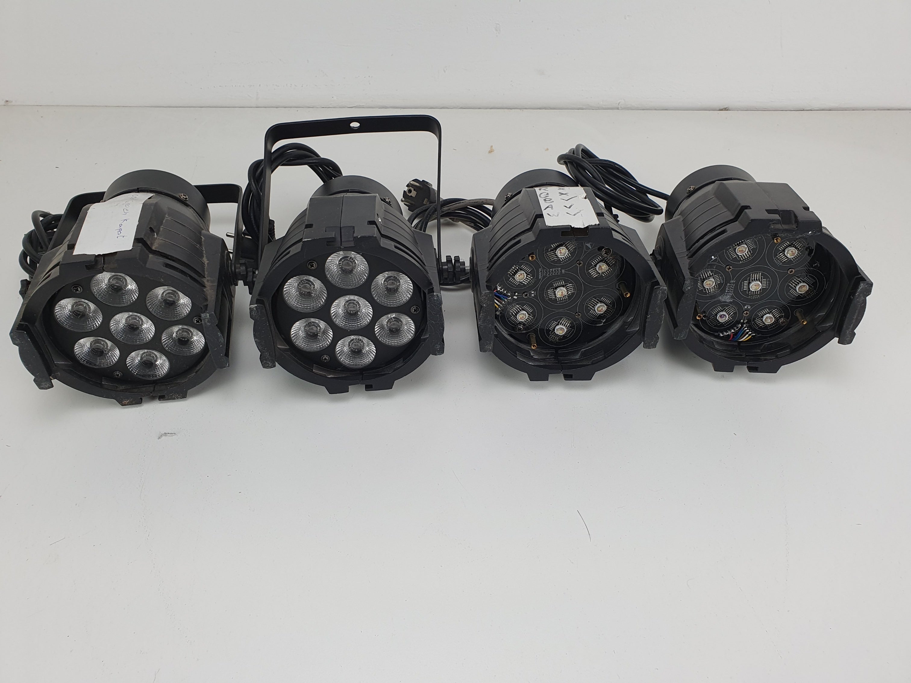 Onbekend kavel met 4 led podiumlampen