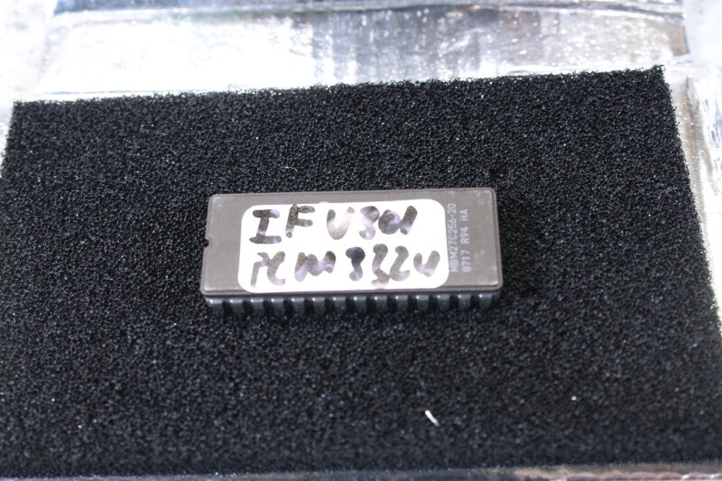 Fujitsu MBM27C256-20 32Kx8-Bit 256K 200ns uv-Eprom Geheugen