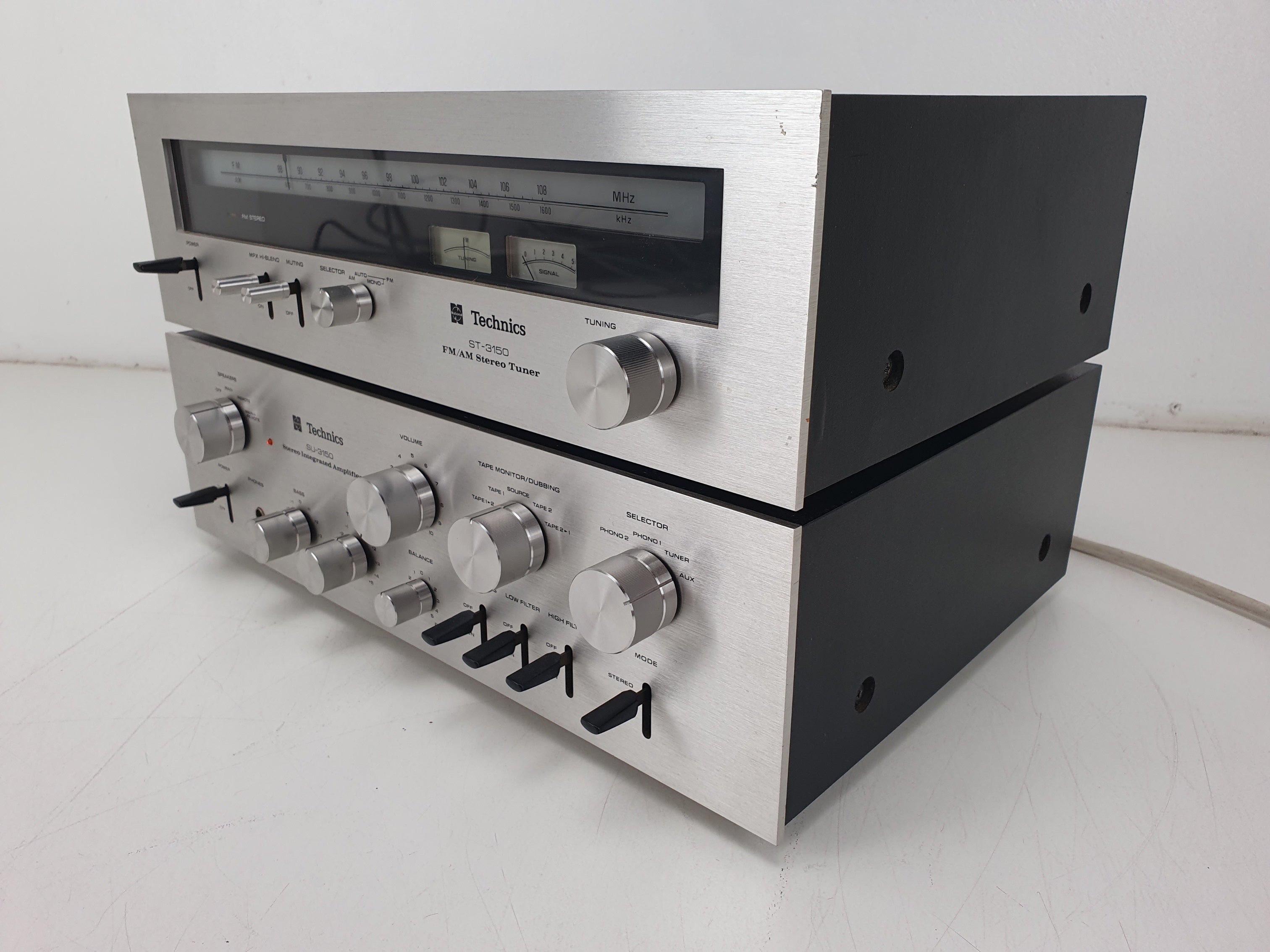 Technics SU-3150 Integrated Amplifier - ST-3159 Tuner - Nice set