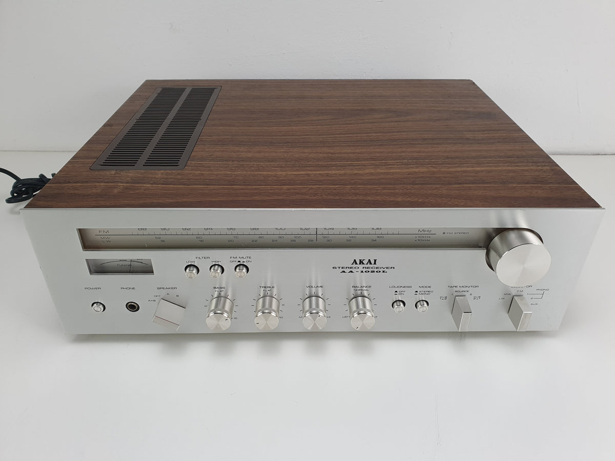 Akai AA-1020L nice looking Stereo Receiver - Fully serviced