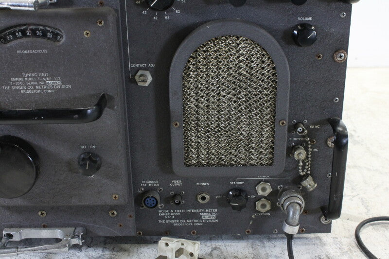 Amerikaanse militaire ruis- en veldsterktemeter NF-112