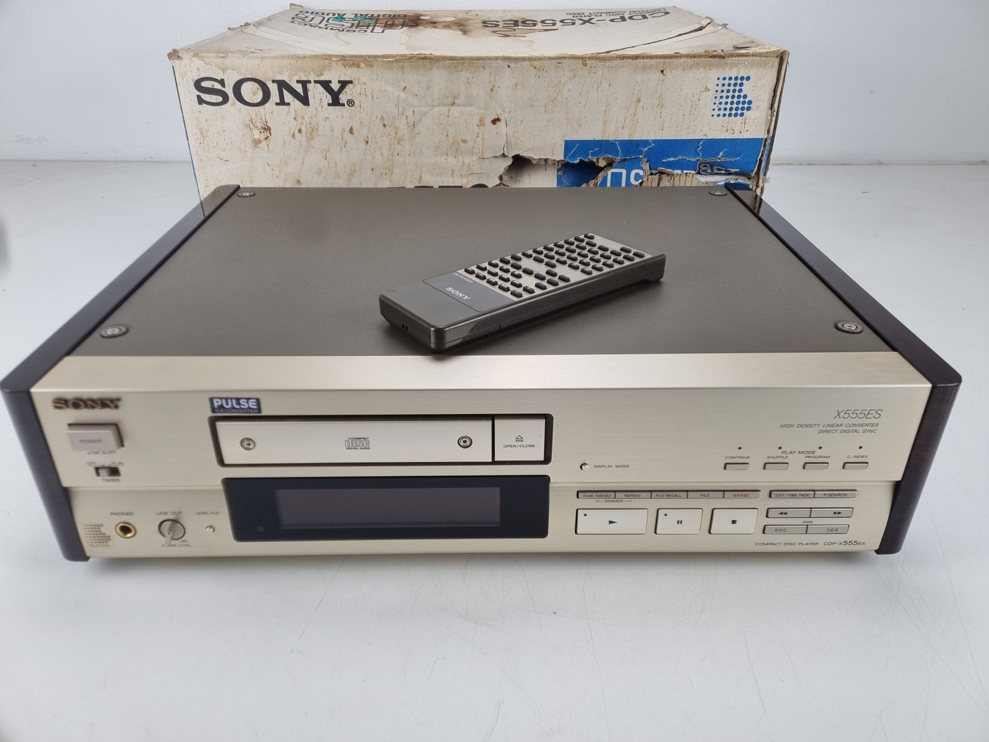 Sony CDP-X555ES CD player - Remote- Original box - Instruction manual -  Champagne