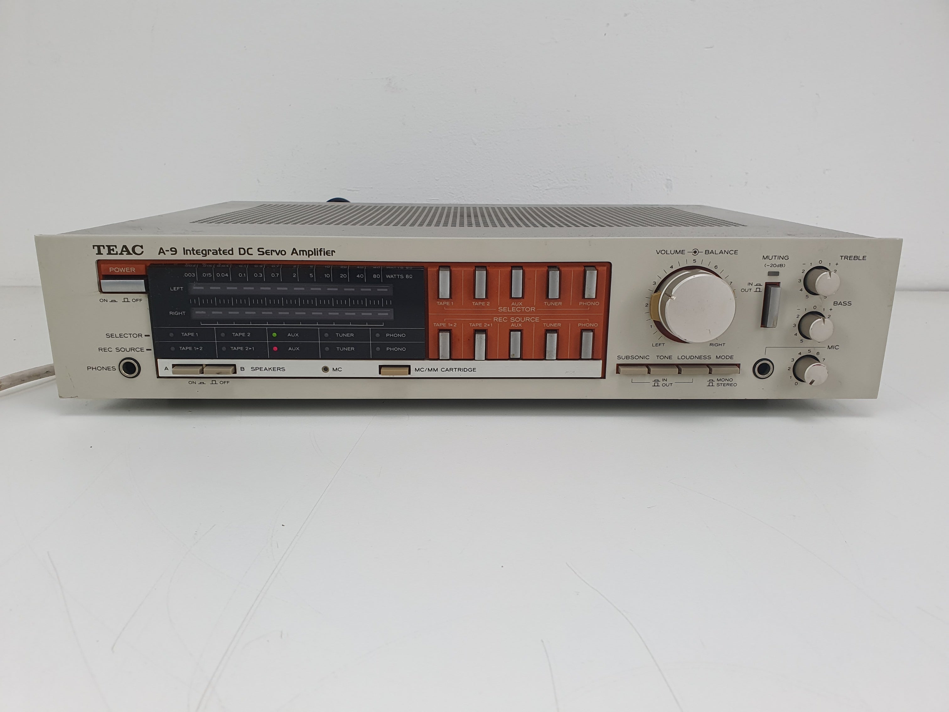 TEAC A-9 Stereo integrated amplifier - Retro look - Rare - Serviced/Recapped