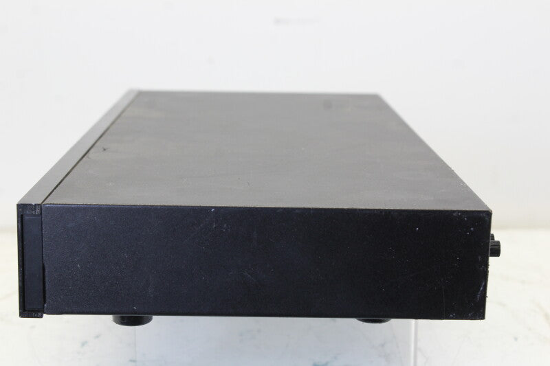 Pioneer F-717L-  FM/AM D- igital Synthesizer Tuner