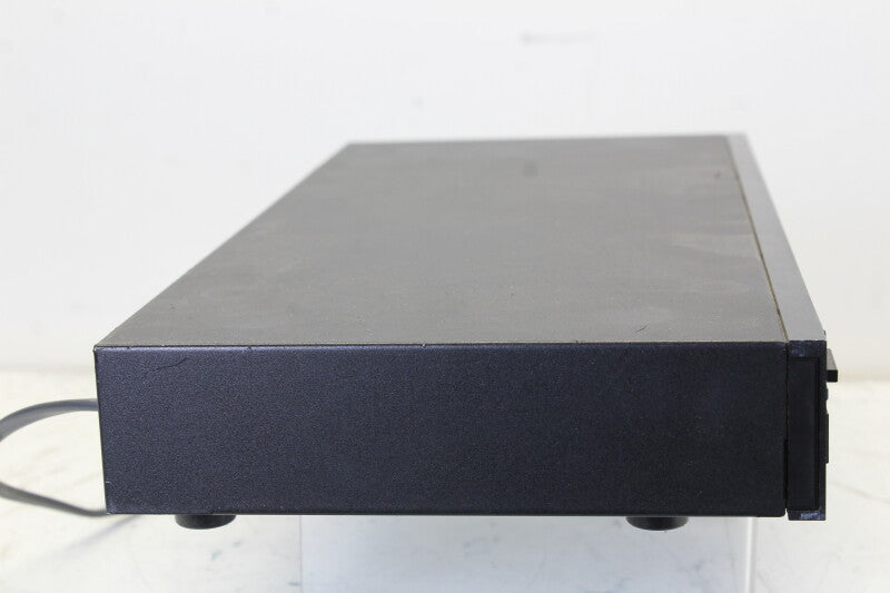 Pioneer F-717L-  FM/AM D- igital Synthesizer Tuner