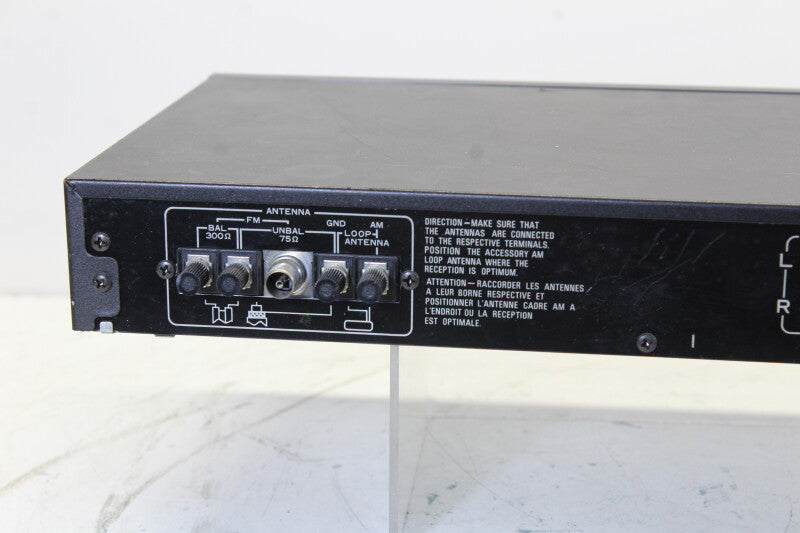 Pioneer F-717L-  FM/AM D- igital Synthesizer Tuner