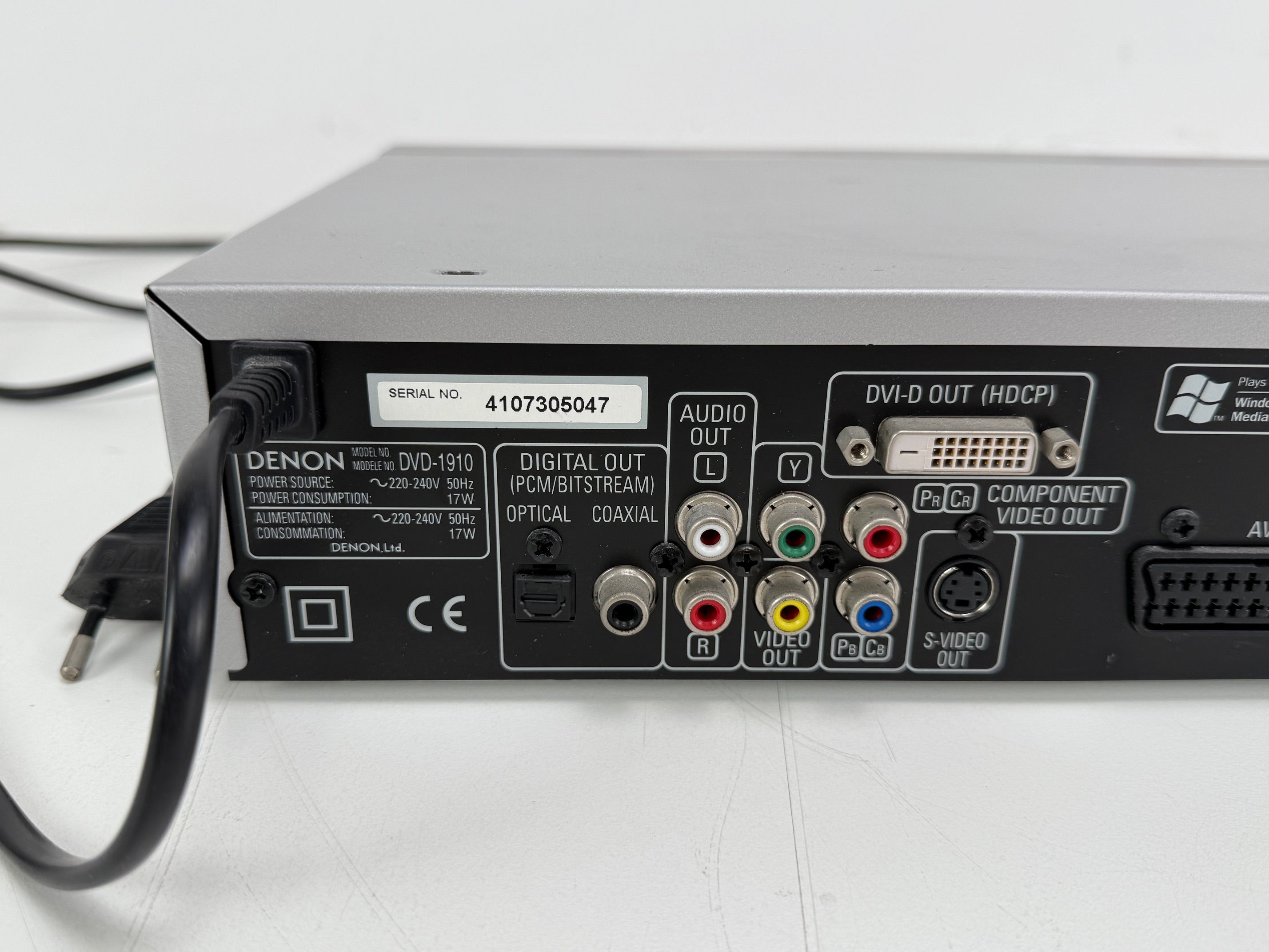 Denon DVD-1910 DVD Video Player With Original Box - Remote Control - Manual