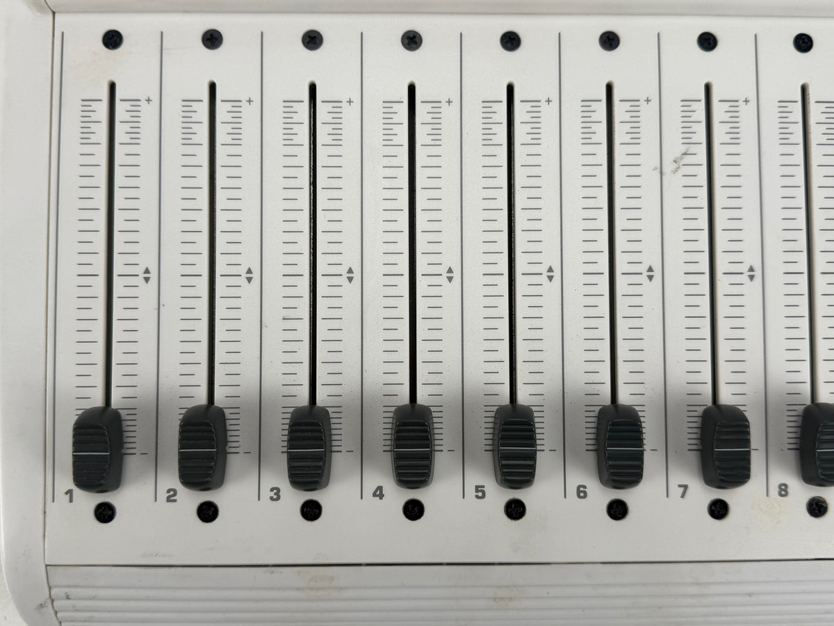 Behringer BCF2000 8-Channel Moterized Fader Mixer/Midi Controller