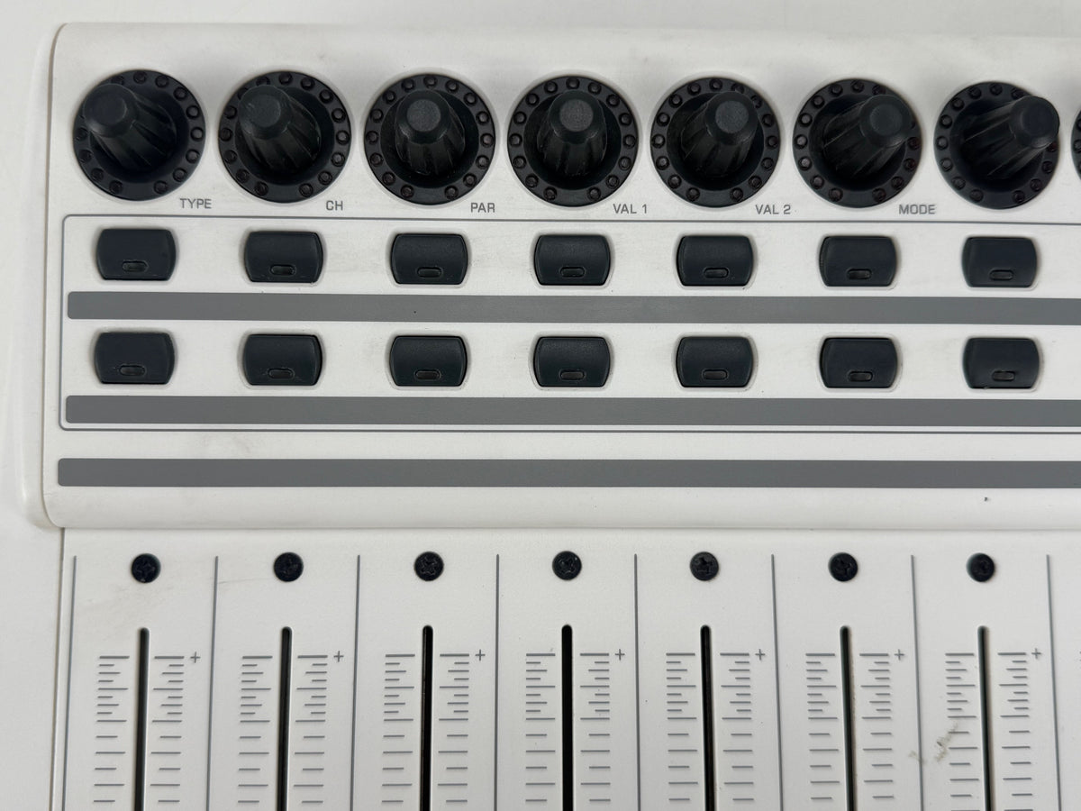 Behringer BCF2000 8-Channel Moterized Fader Mixer/Midi Controller