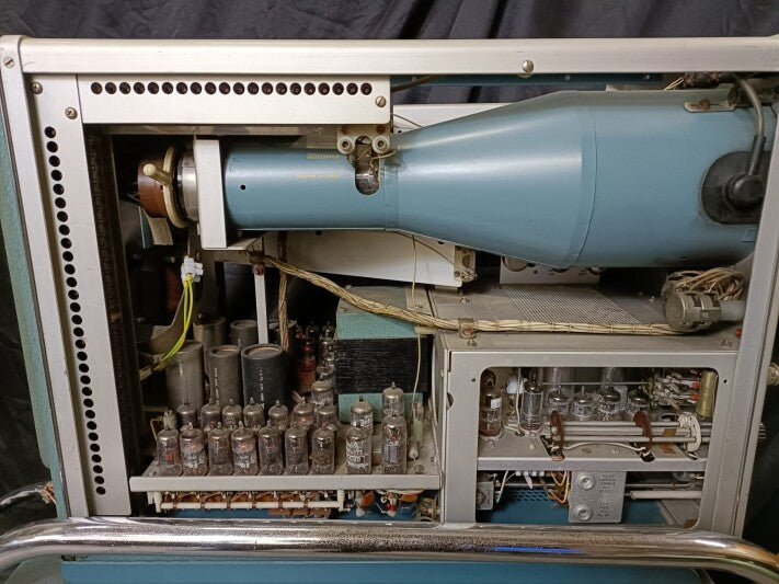Tektronix 551 Dual Beam Ocilloscope with Power Supply and Scope Mobile