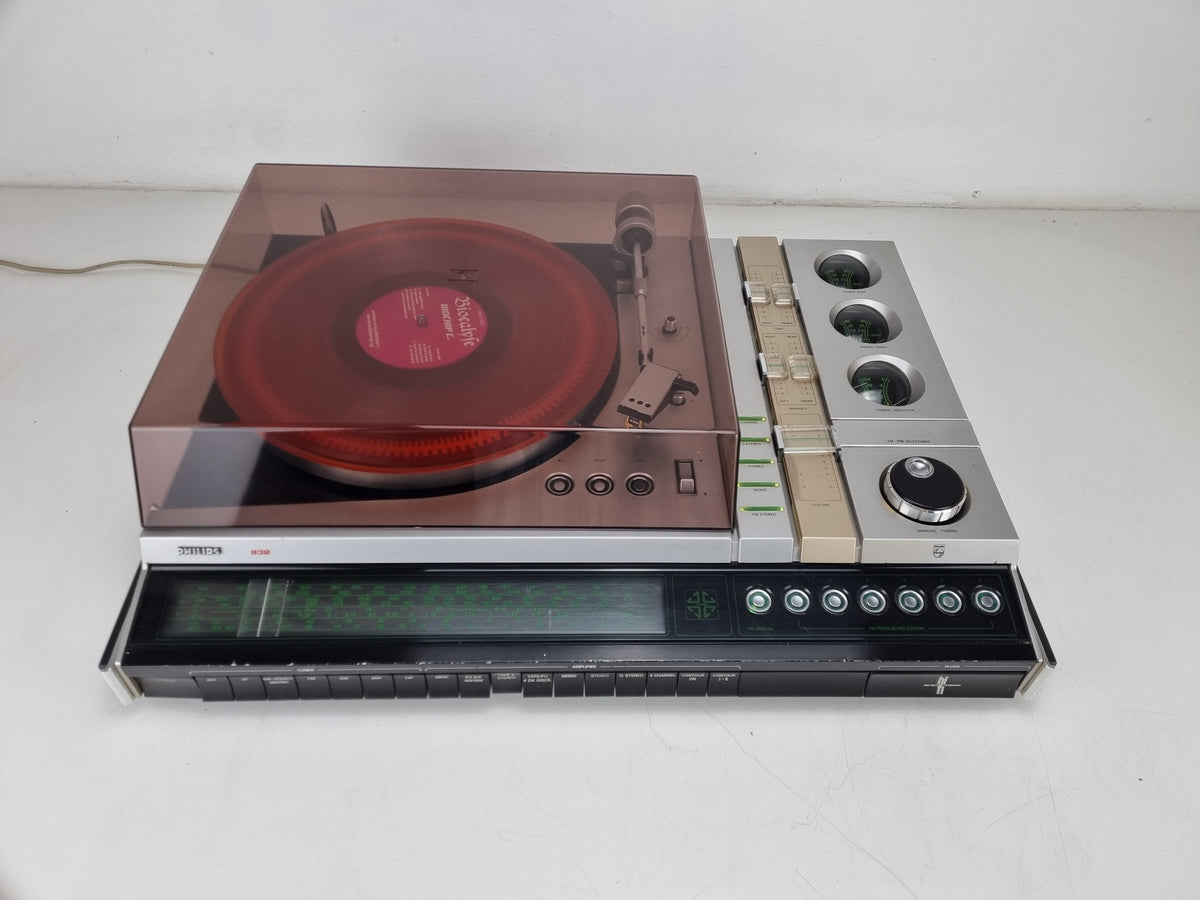 Philips RH 832 - VU meter repaird - New Ligths - 4x Philips 541 MFB speakers
