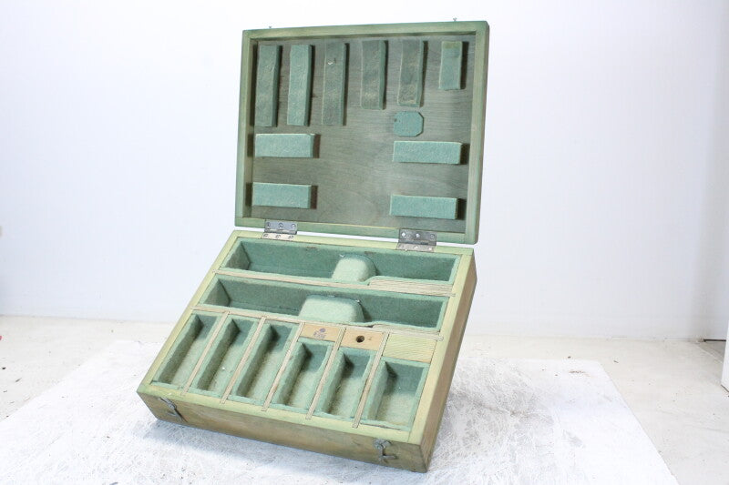 Unknown U.S. Army Empty Case Spare Parts No. 33 WY.3591 