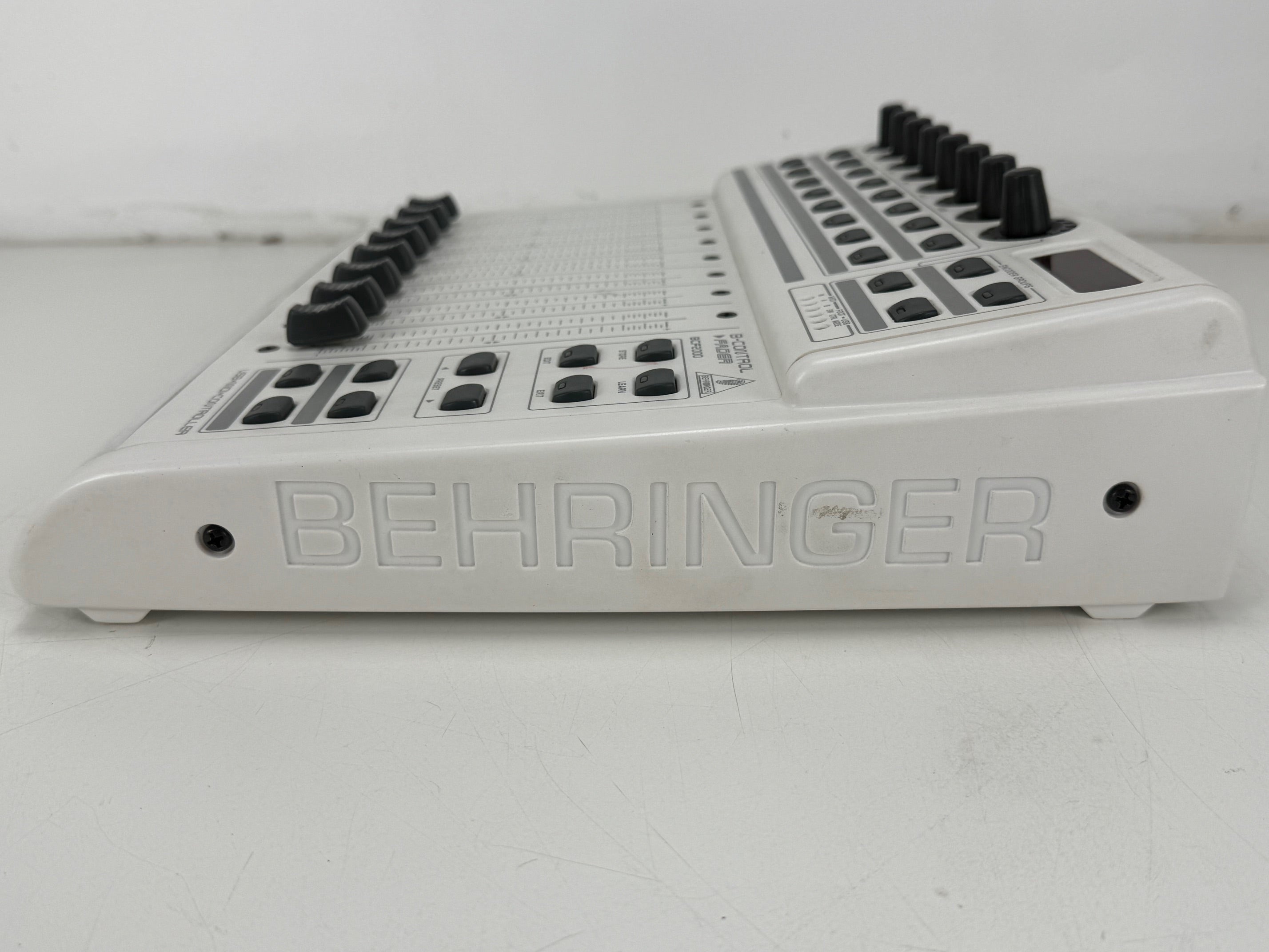 Behringer BCF2000 8-Channel Moterized Fader Mixer/Midi Controller