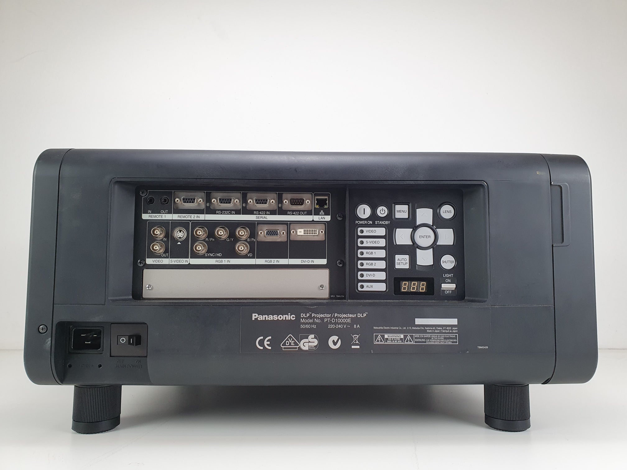 Panasonic PT-D1000E Big projector in flightcase, with flight frame,  ET-D75LE2